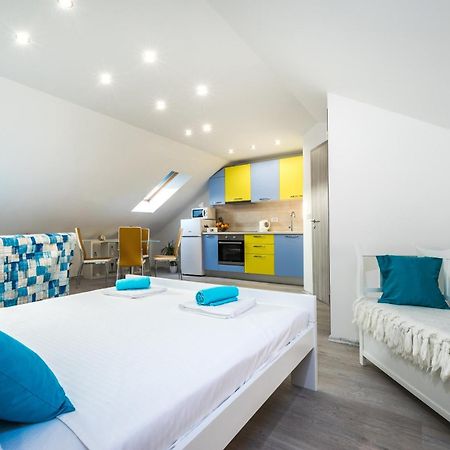 Apartments Sunshine Home Vela Luka Exterior foto