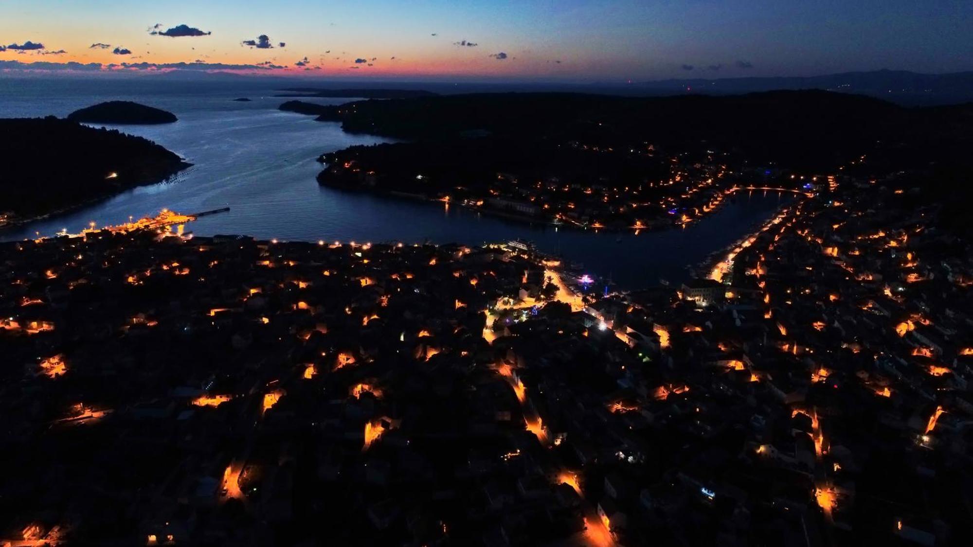 Apartments Sunshine Home Vela Luka Exterior foto